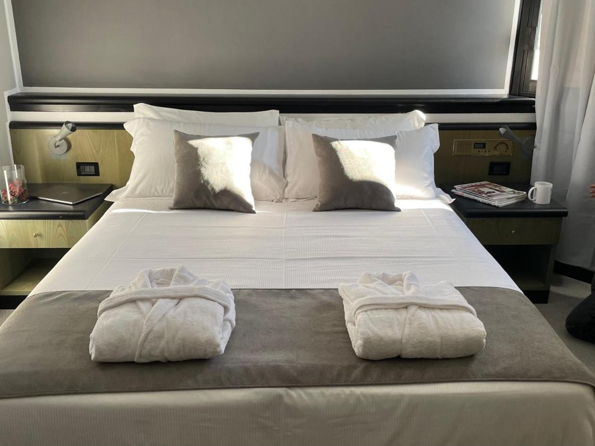 Hotel Gardenia Fiera 瑟门内特 外观 照片